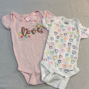 Gerber - 0-3M Pair of Newborn Pink and White Baby Onesies Set